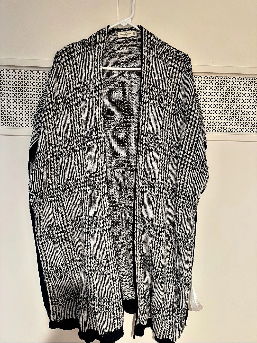 Abercrombie & Fitch Open Front Geometric Cardigan Black & White Medium